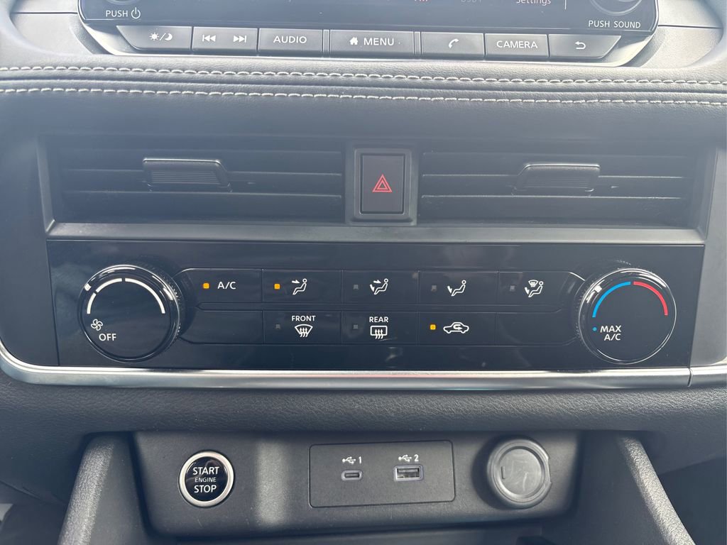 Used 2023 Nissan Rogue S image 30