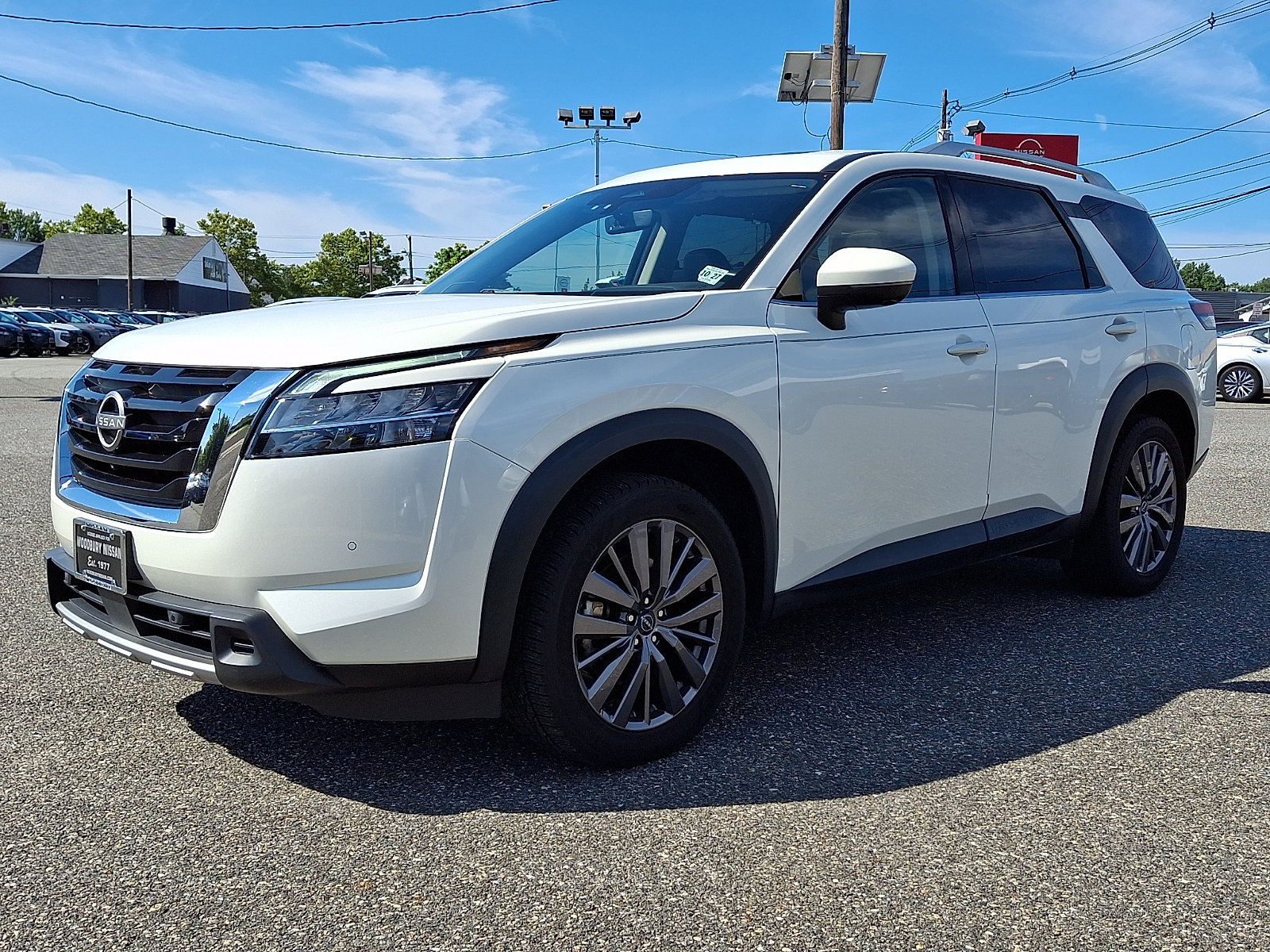 Certified 2023 Nissan Pathfinder SL w/ SL Premium Package AWD/4WD image 3