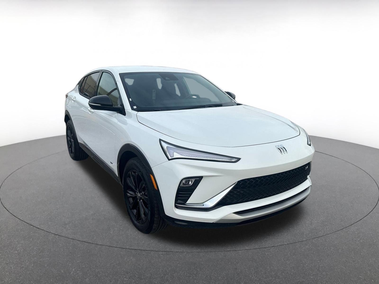 Used 2025 Buick Envista Sport Touring image 1