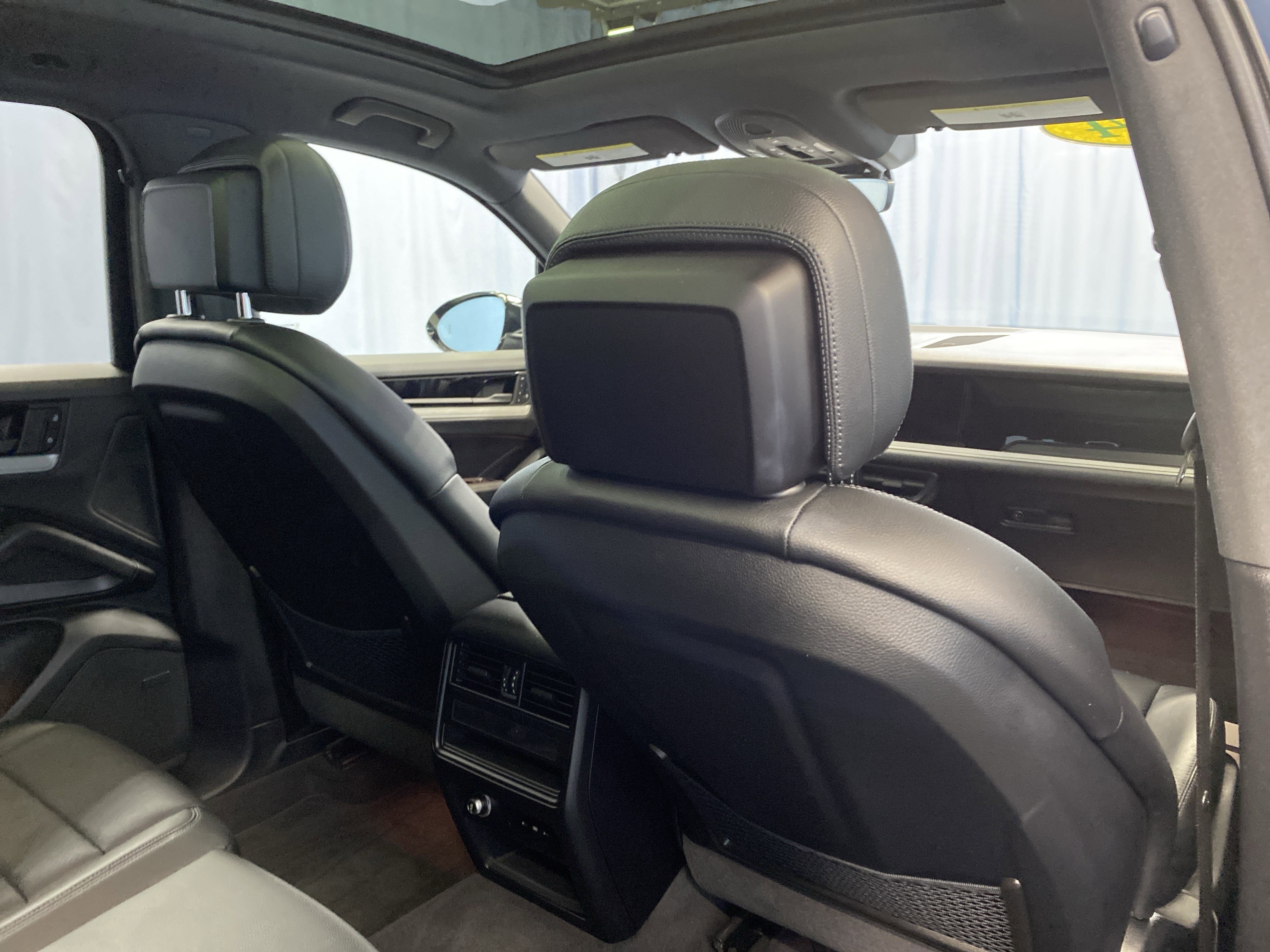 Used 2024 Porsche Cayenne image 42