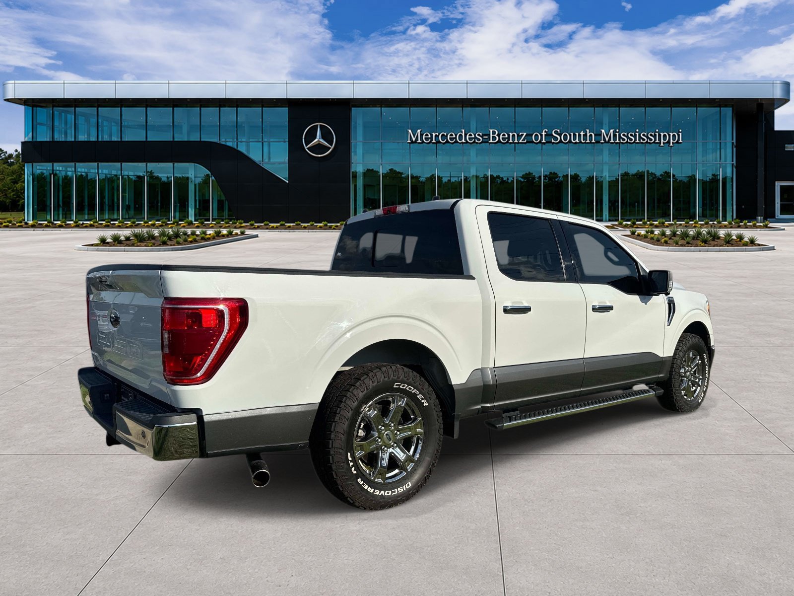 Used 2022 Ford F150 XLT w/ Equipment Group 302A High RWD image 6
