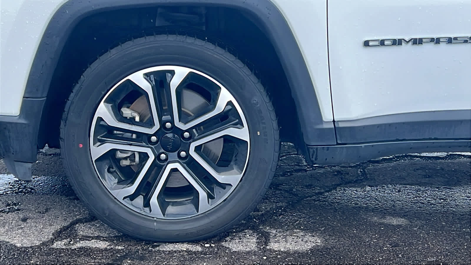 Used 2023 Jeep Compass Limited image 9