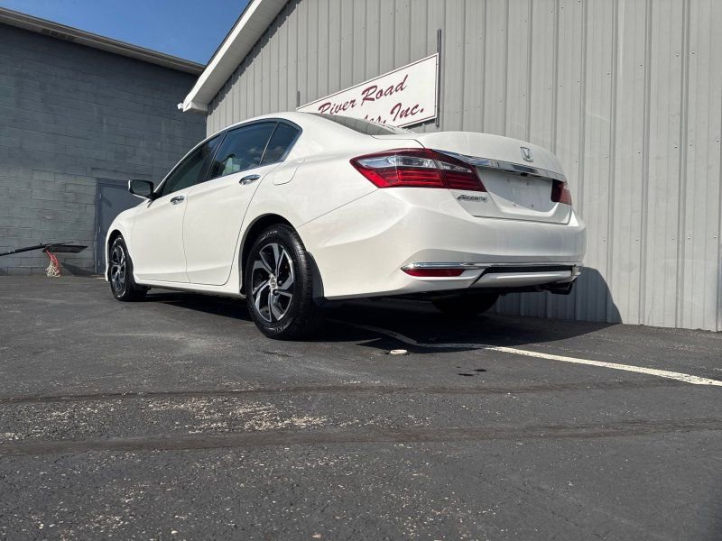 Used 2016 Honda Accord LX image 12