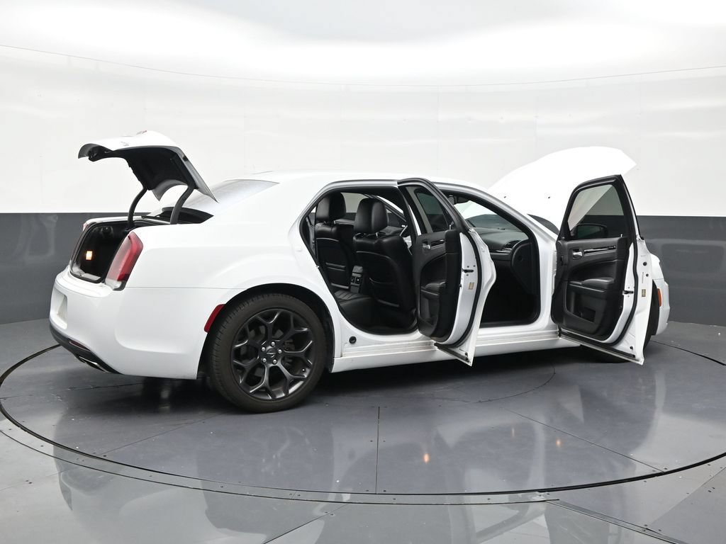 Used 2020 Chrysler 300 S RWD image 28