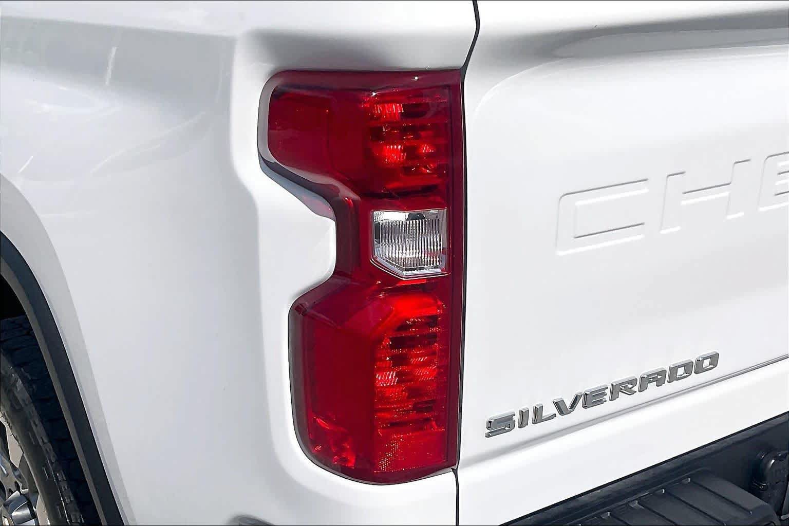 Used 2024 Chevrolet Silverado 2500 Custom w/ Custom Value Package AWD/4WD image 28
