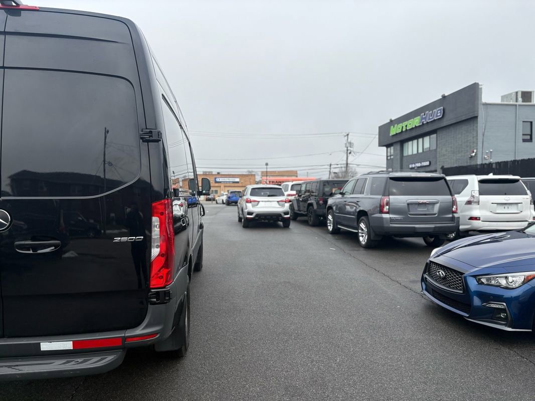 Used 2021 Mercedes-Benz Sprinter 2500 w/ Comfort Plus Package image 14