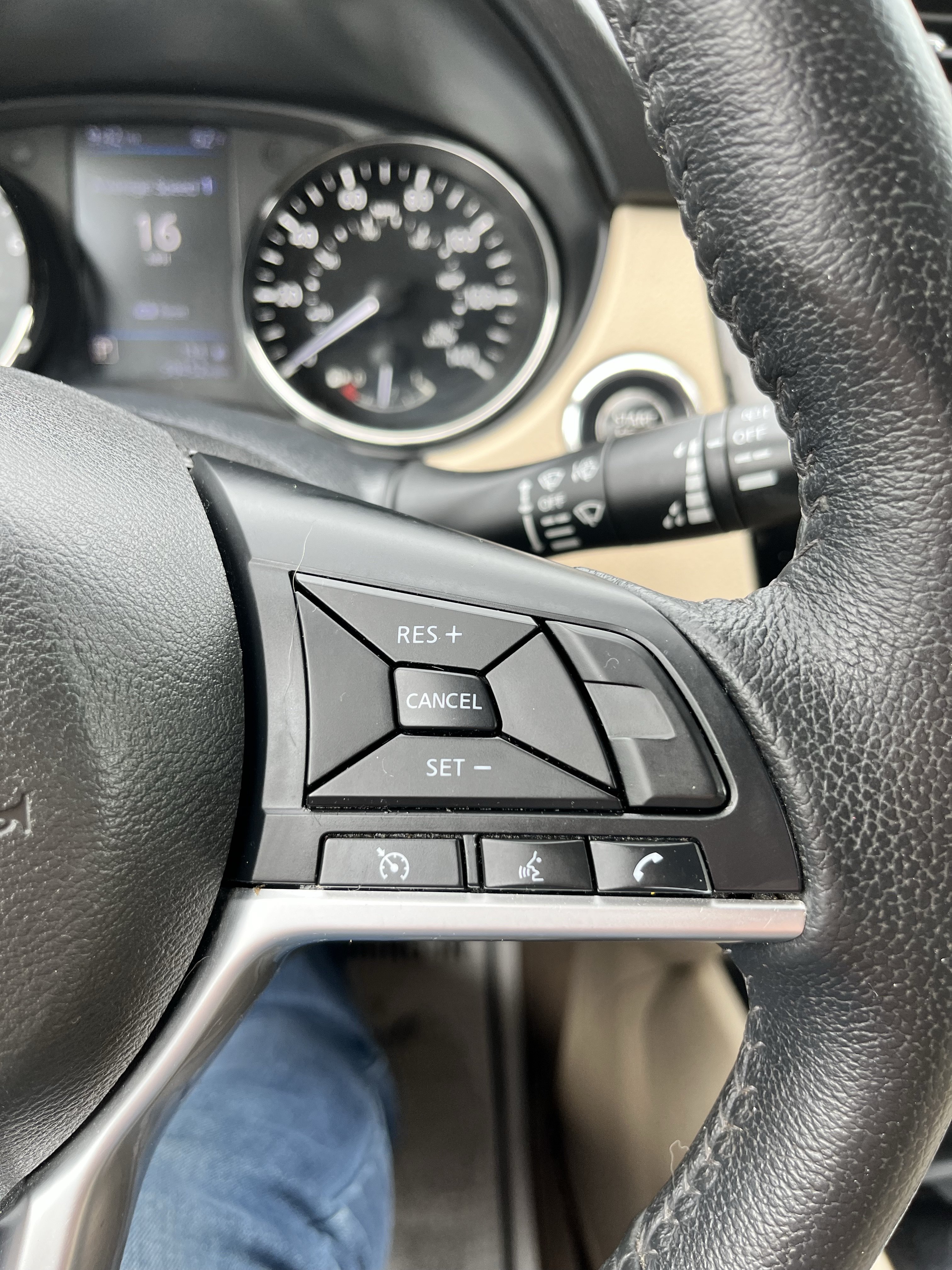 Used 2019 Nissan Rogue SV AWD/4WD image 23