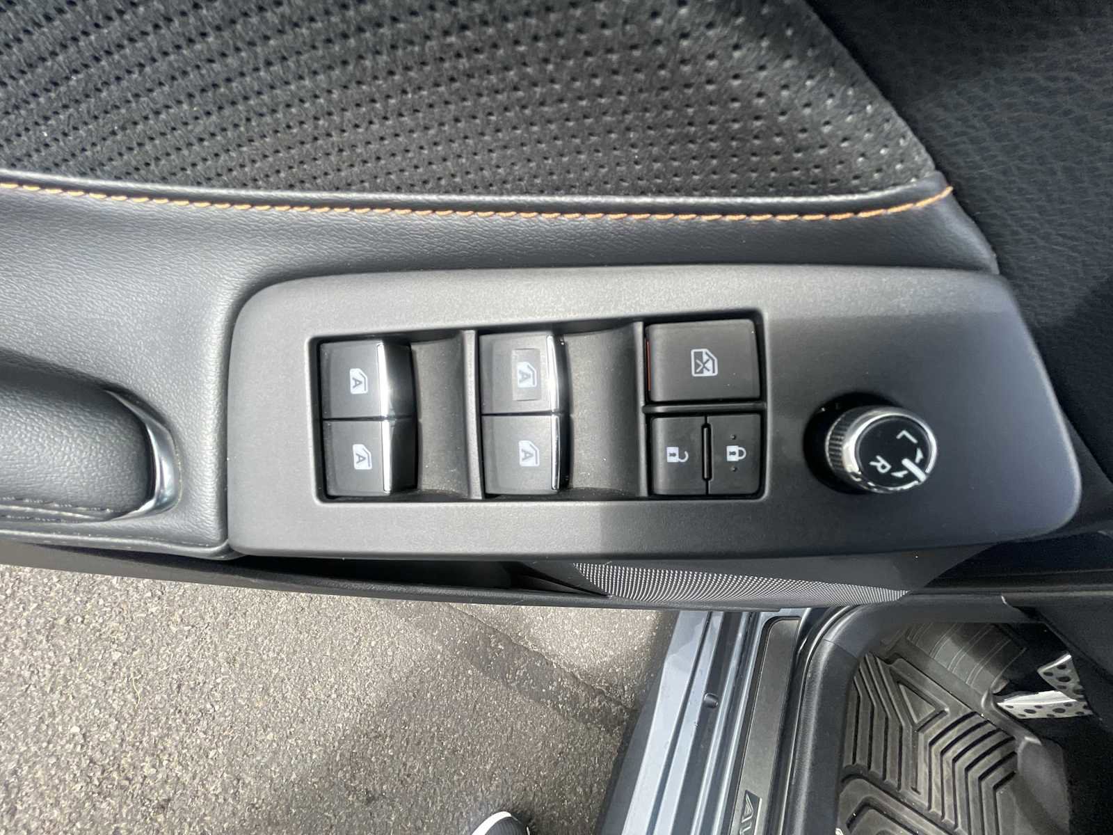 Used 2019 Toyota Avalon XSE w/ Carpet Mat Package image 15