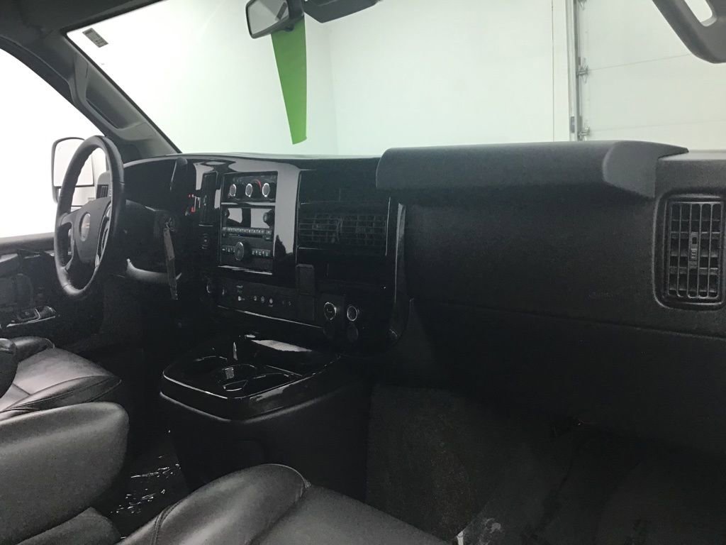 Used 2020 GMC Savana 2500 Extended w/ Enhanced Convenience Package image 42