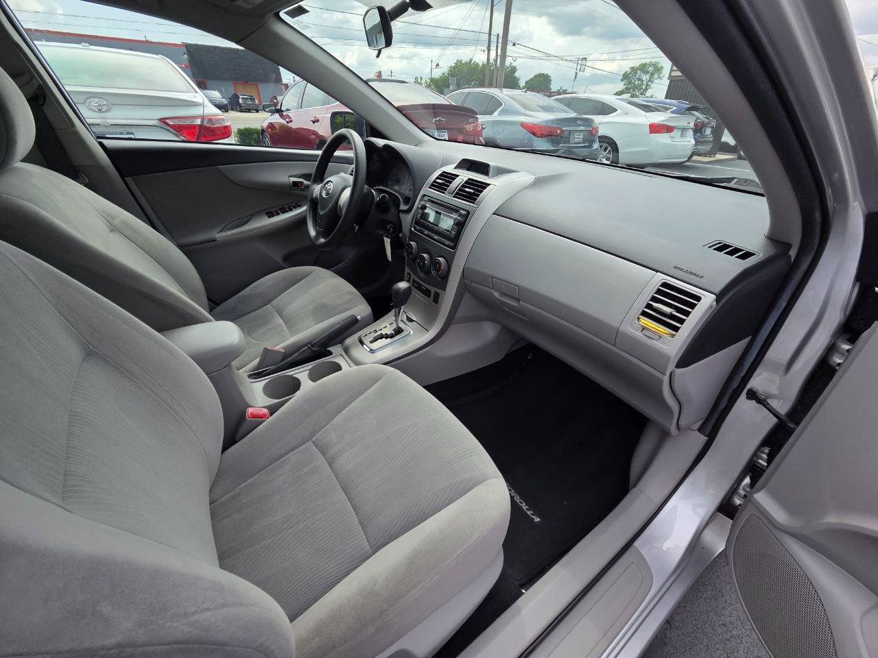 Used 2012 Toyota Corolla LE FWD image 18