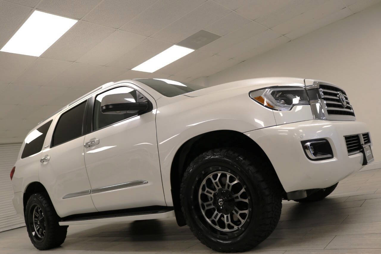 Used 2020 Toyota Sequoia Platinum image 10