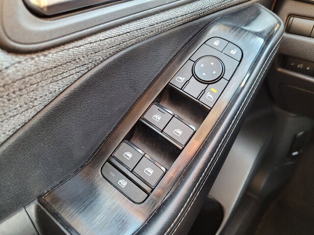 Used 2023 Nissan Rogue SV image 29