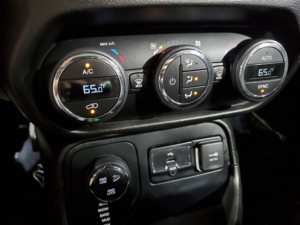 Used 2017 Jeep Renegade Trailhawk image 32