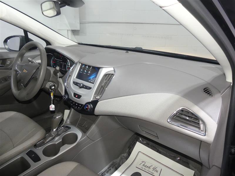 Used 2018 Chevrolet Cruze LS FWD image 23