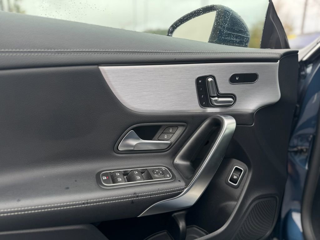 Used 2020 Mercedes-Benz CLA 250 image 12