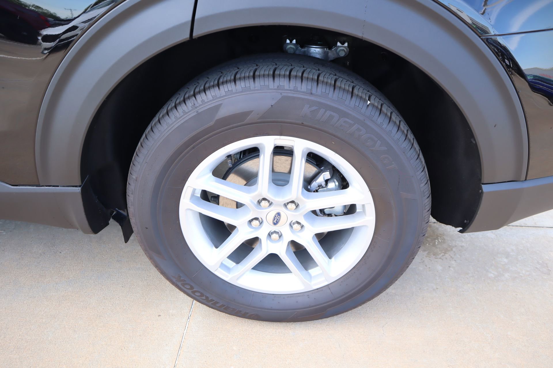 New 2026 Ford Explorer Active RWD image 21