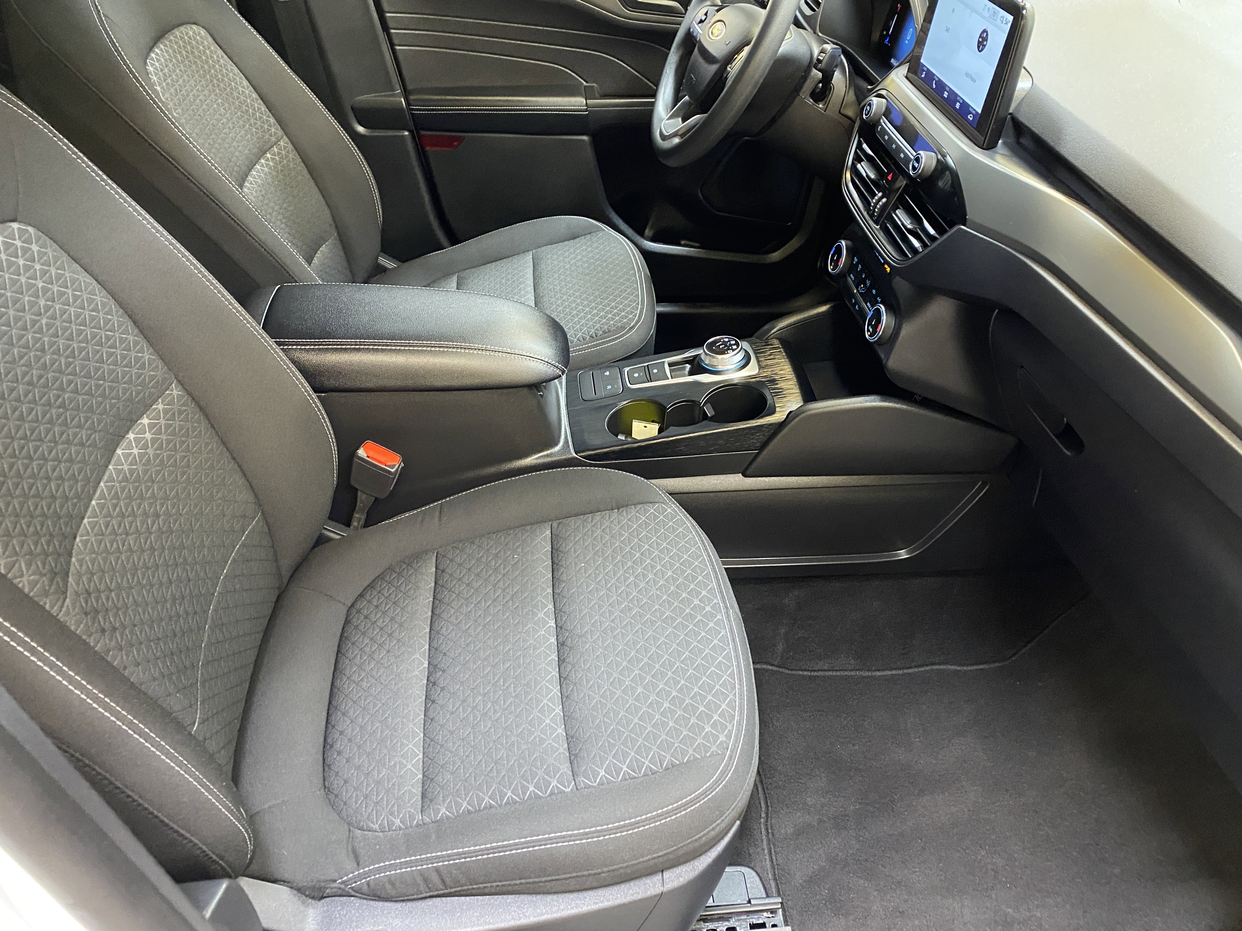 Used 2025 Ford Escape Active image 25