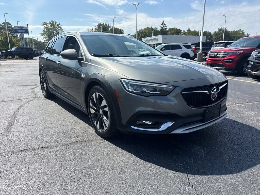 Used 2019 Buick Regal Essence w/ Driver Confidence Package I AWD/4WD image 4