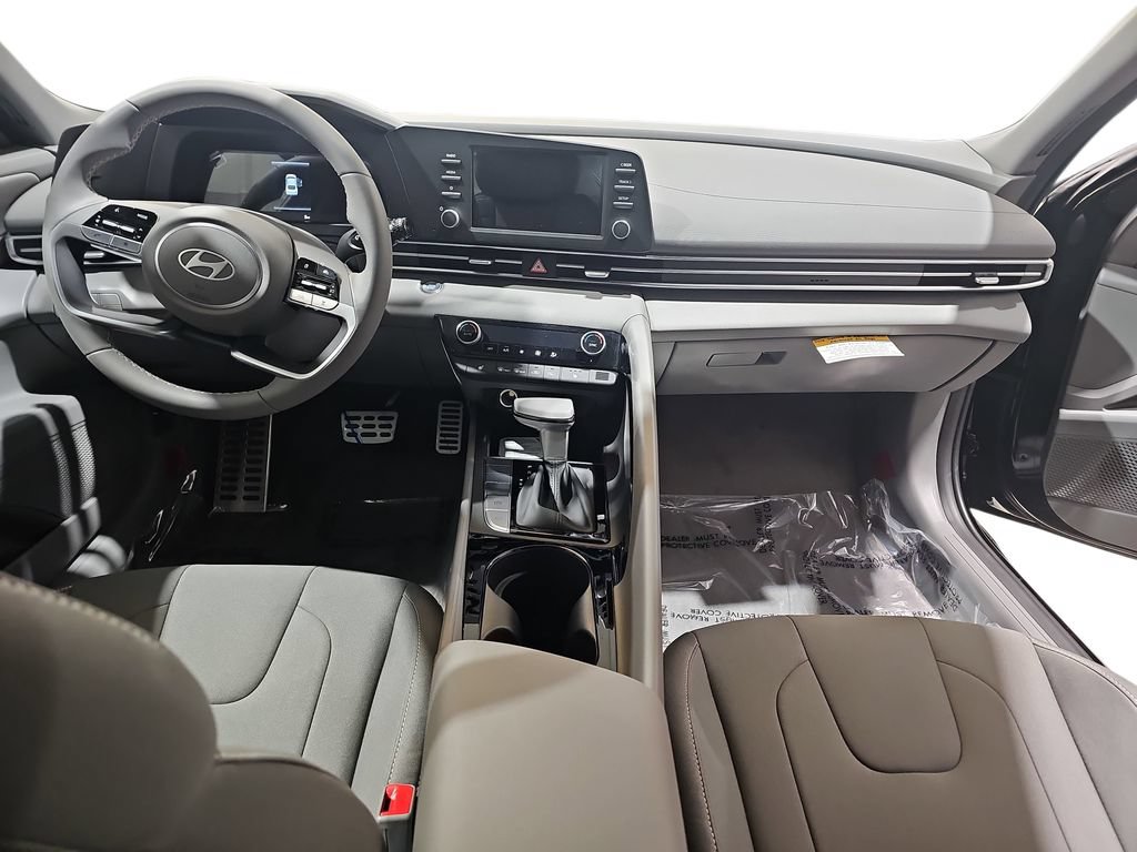 New 2026 Hyundai Elantra SEL Sport Premium FWD image 9