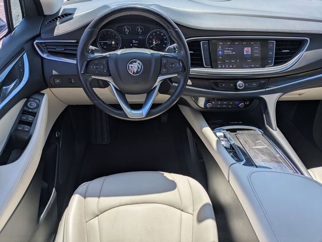 Used 2023 Buick Enclave Essence image 17