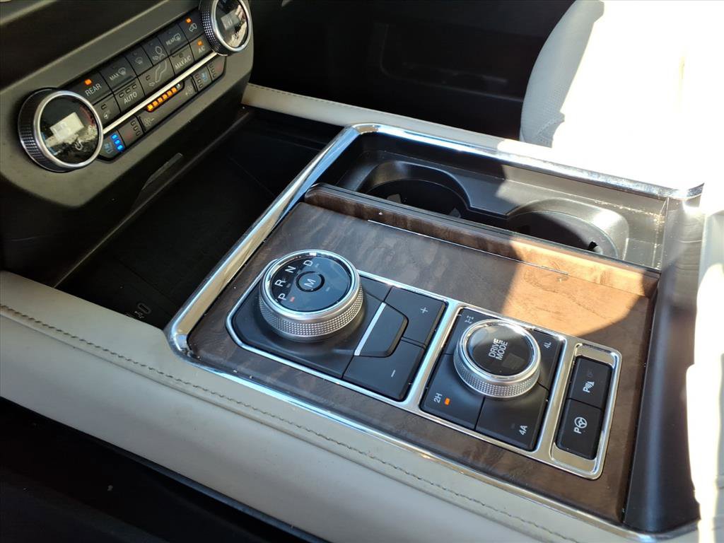 Used 2020 Ford Expedition Platinum image 16