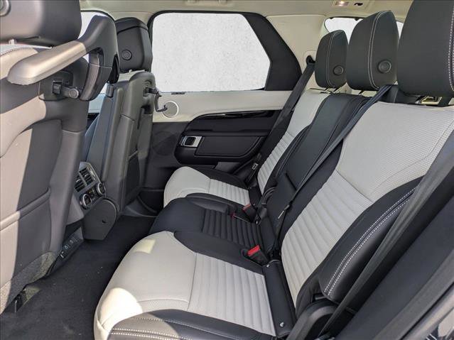 New 2026 Land Rover Discovery S image 16