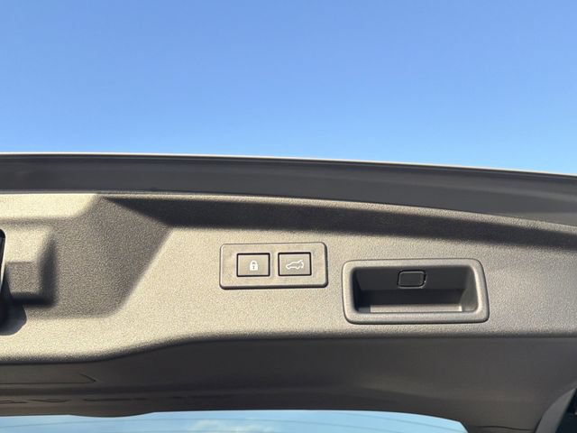 Certified 2026 Subaru Outback Touring AWD/4WD image 15