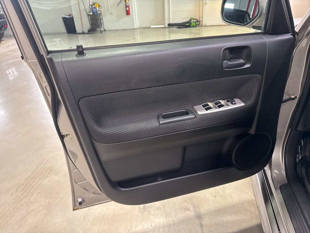 Used 2005 Scion xB FWD image 18