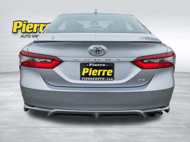 Used 2022 Toyota Camry SE image 4
