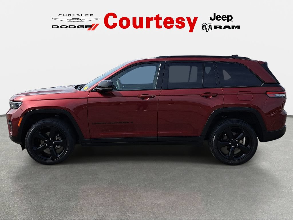 Certified 2023 Jeep Grand Cherokee Altitude AWD/4WD image 7