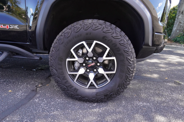 Used 2024 GMC Canyon AT4X AWD/4WD image 33
