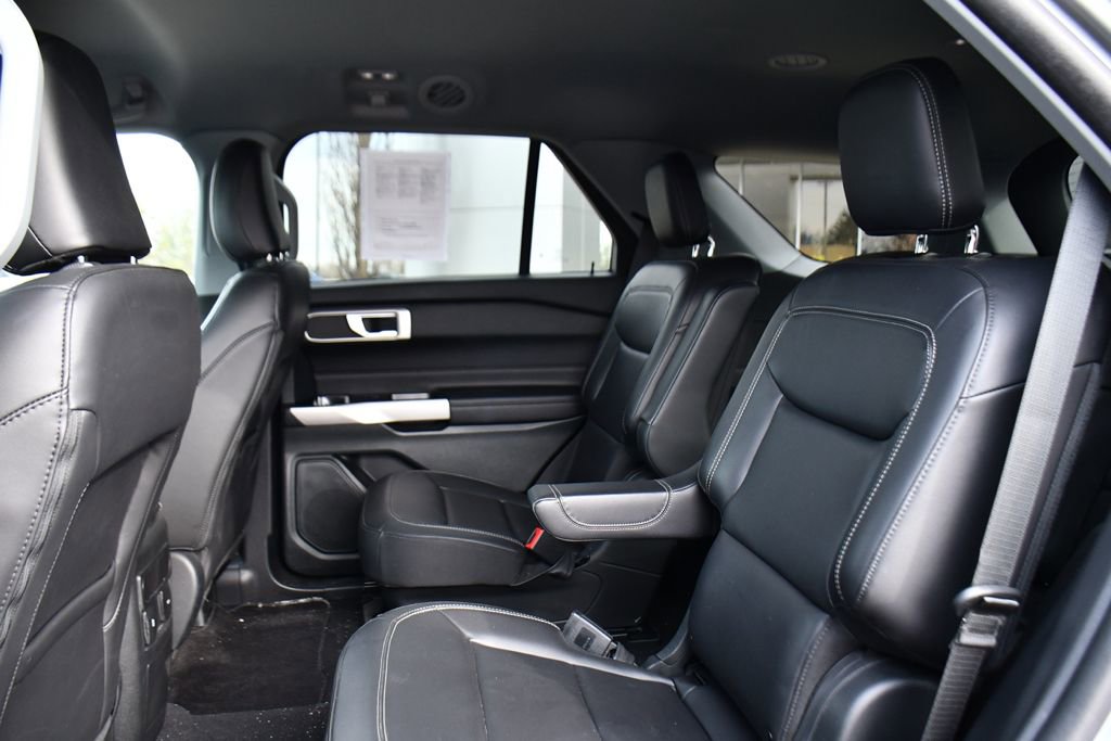 Used 2023 Ford Explorer XLT w/ Equipment Group 202A AWD/4WD image 22