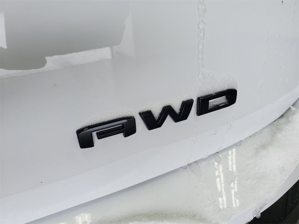 Used 2023 GMC Terrain SLT w/ Elevation Edition image 30