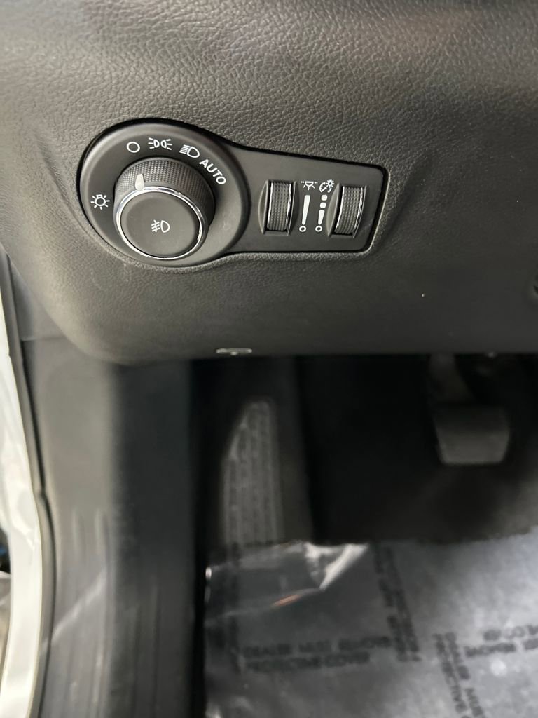 Used 2024 Jeep Compass Limited image 13