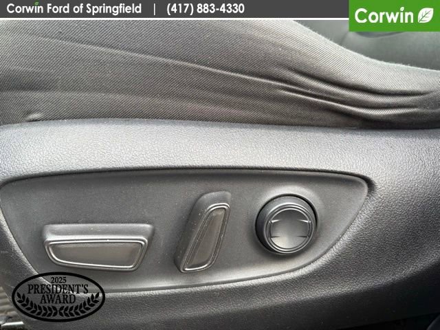 Used 2022 Toyota RAV4 XLE FWD image 12