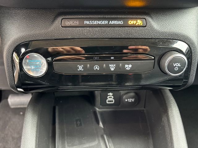 Used 2025 Ford Escape Platinum image 26