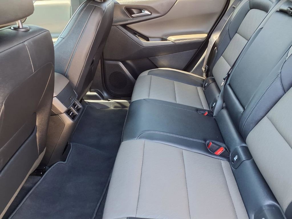 Used 2026 Chevrolet Equinox LT w/ Convenience Package II image 11