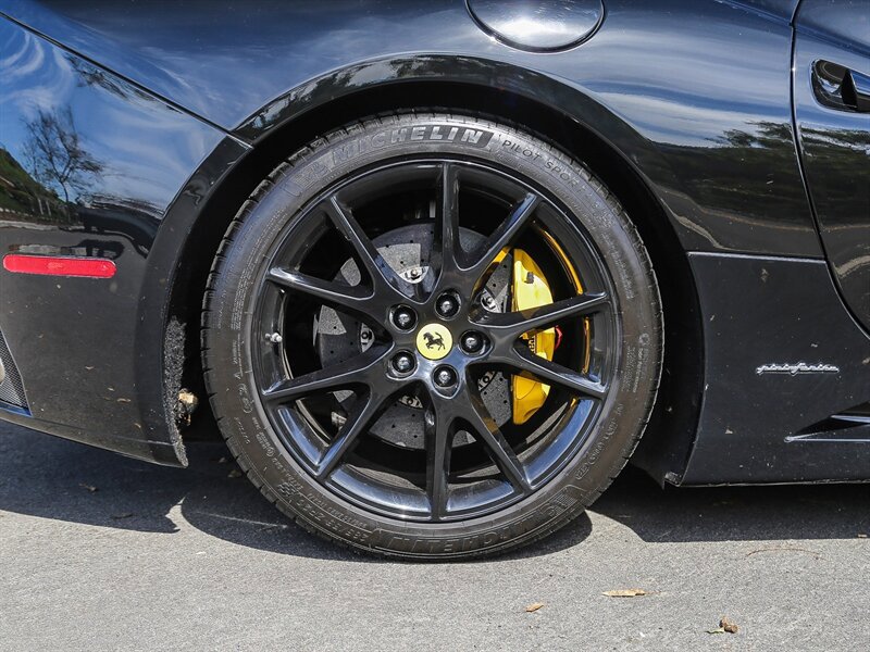 Used 2010 Ferrari California RWD image 14