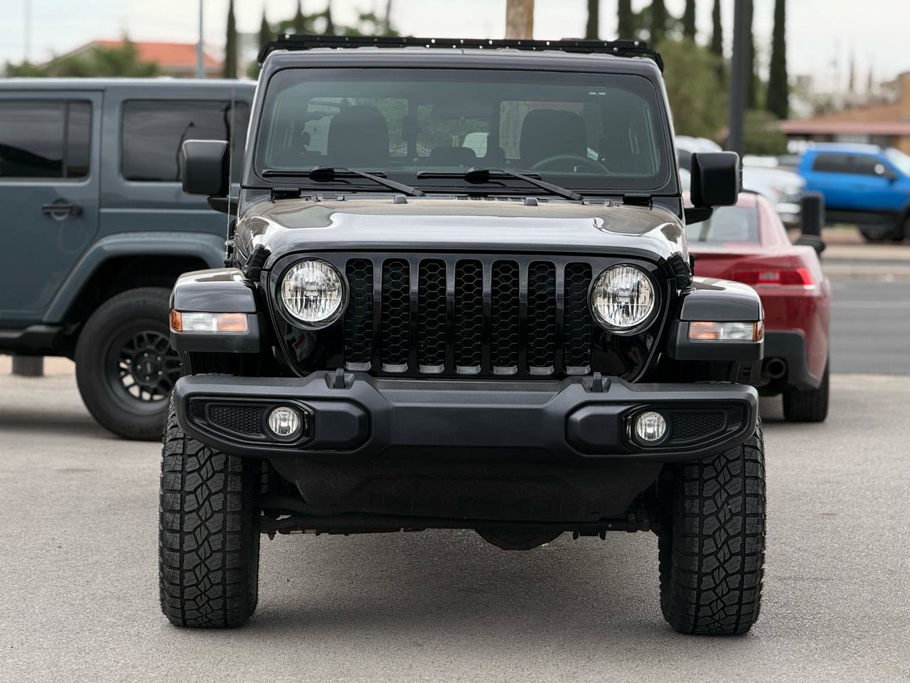 Used 2022 Jeep Gladiator Sport AWD/4WD image 3