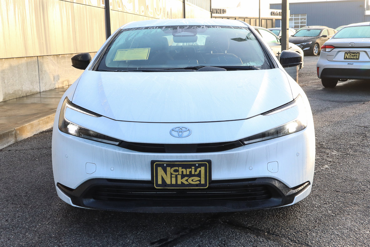 Used 2024 Toyota Prius LE image 2