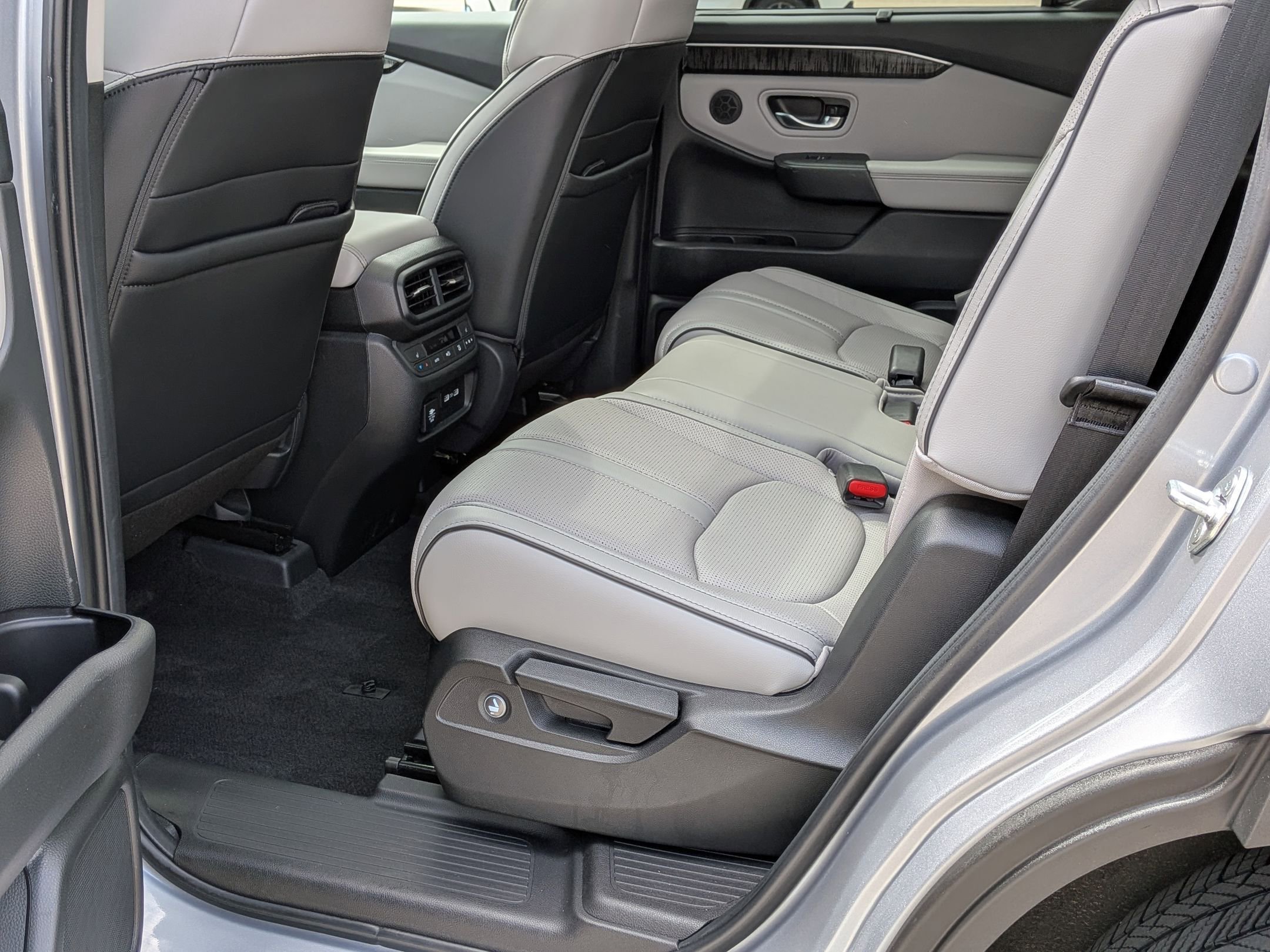 Used 2023 Honda Pilot Elite image 23