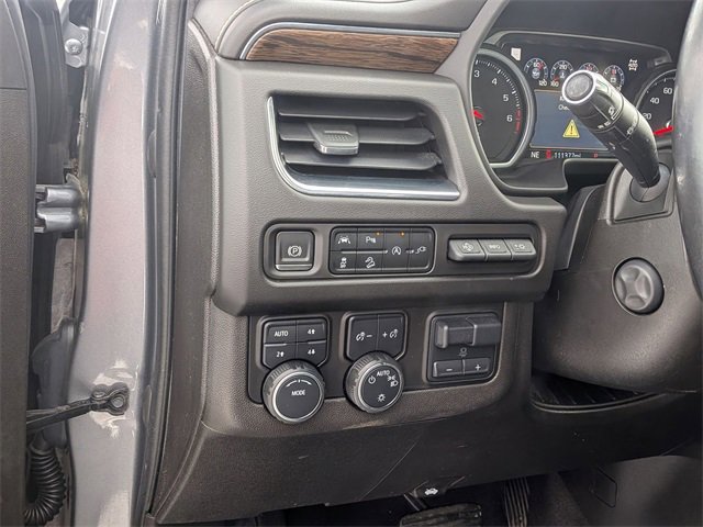 Used 2021 Chevrolet Suburban Premier w/ Premium Package image 15