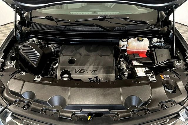 Used 2023 Chevrolet Traverse LT image 9