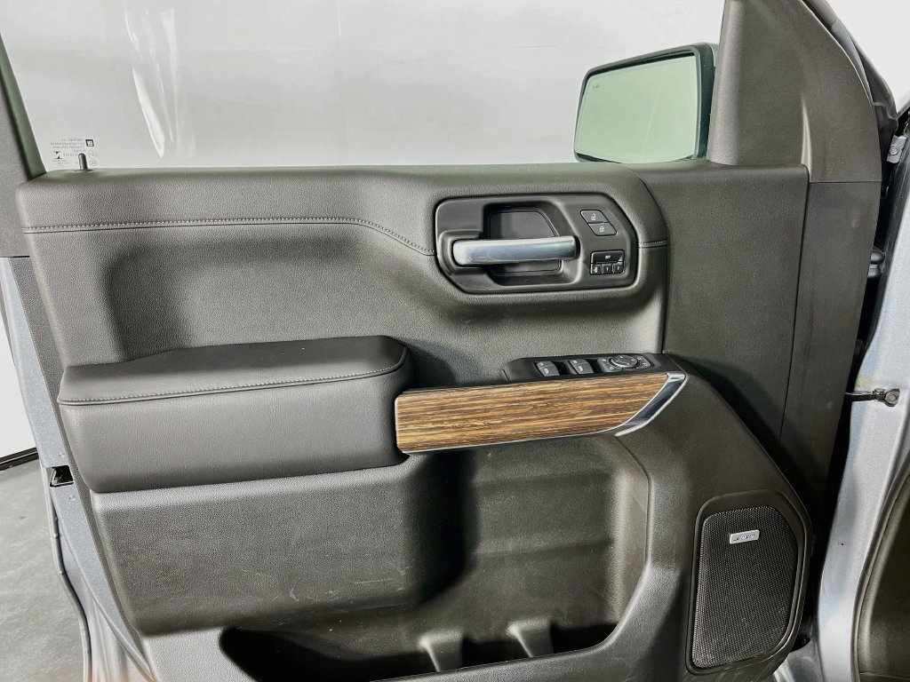 Used 2022 Chevrolet Silverado 1500 High Country w/ Technology Package AWD/4WD image 26
