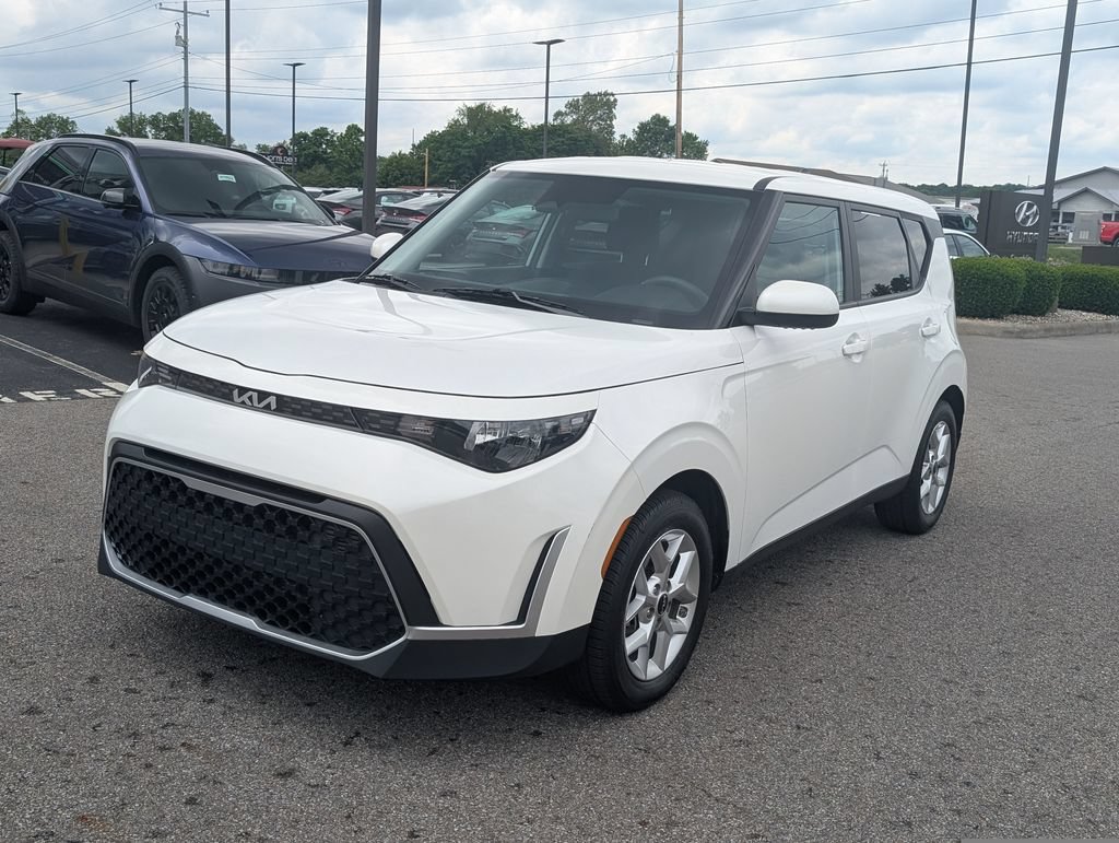 New 2024 Kia Soul LX w/ Option Group 015 FWD image 3