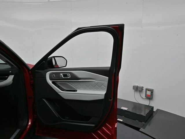 New 2026 Ford Explorer Platinum w/ LUX Leather Package image 30