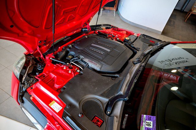 Used 2014 Jaguar F-TYPE S image 46