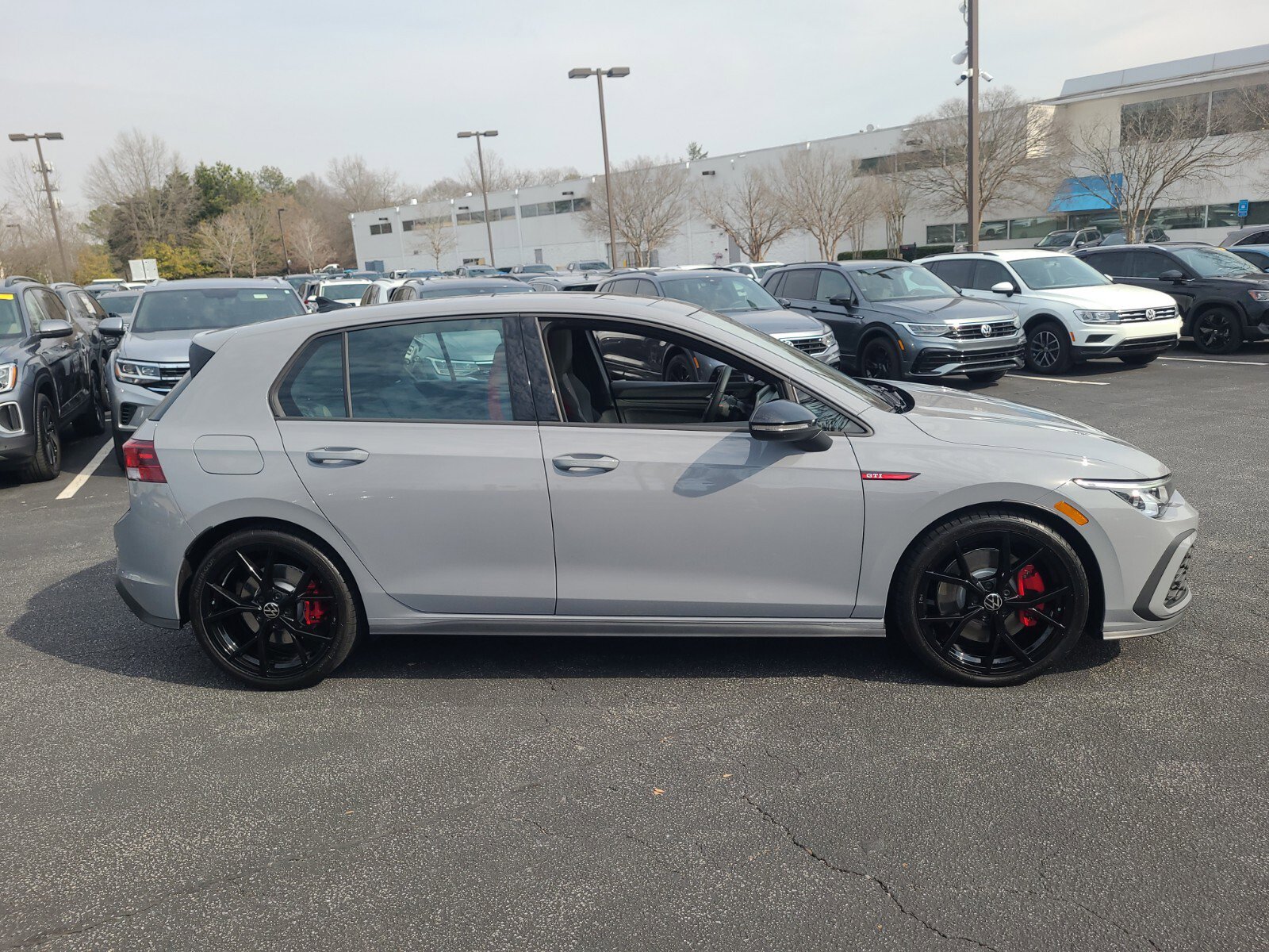 Used 2024 Volkswagen GTI SE image 4