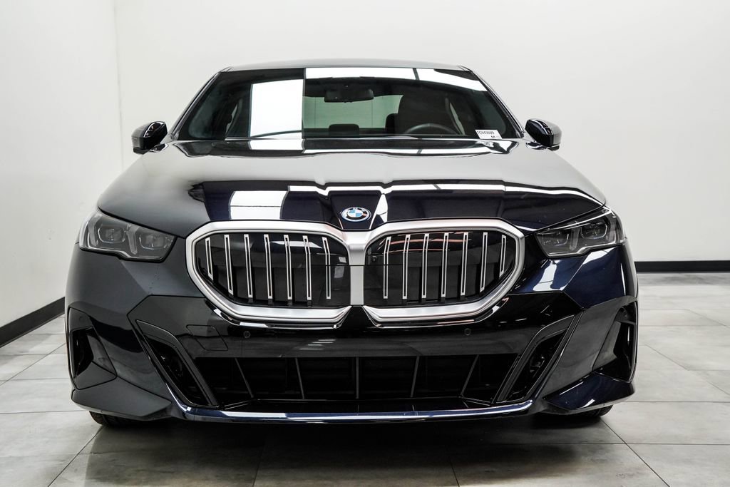 Used 2026 BMW 550e xDrive image 6