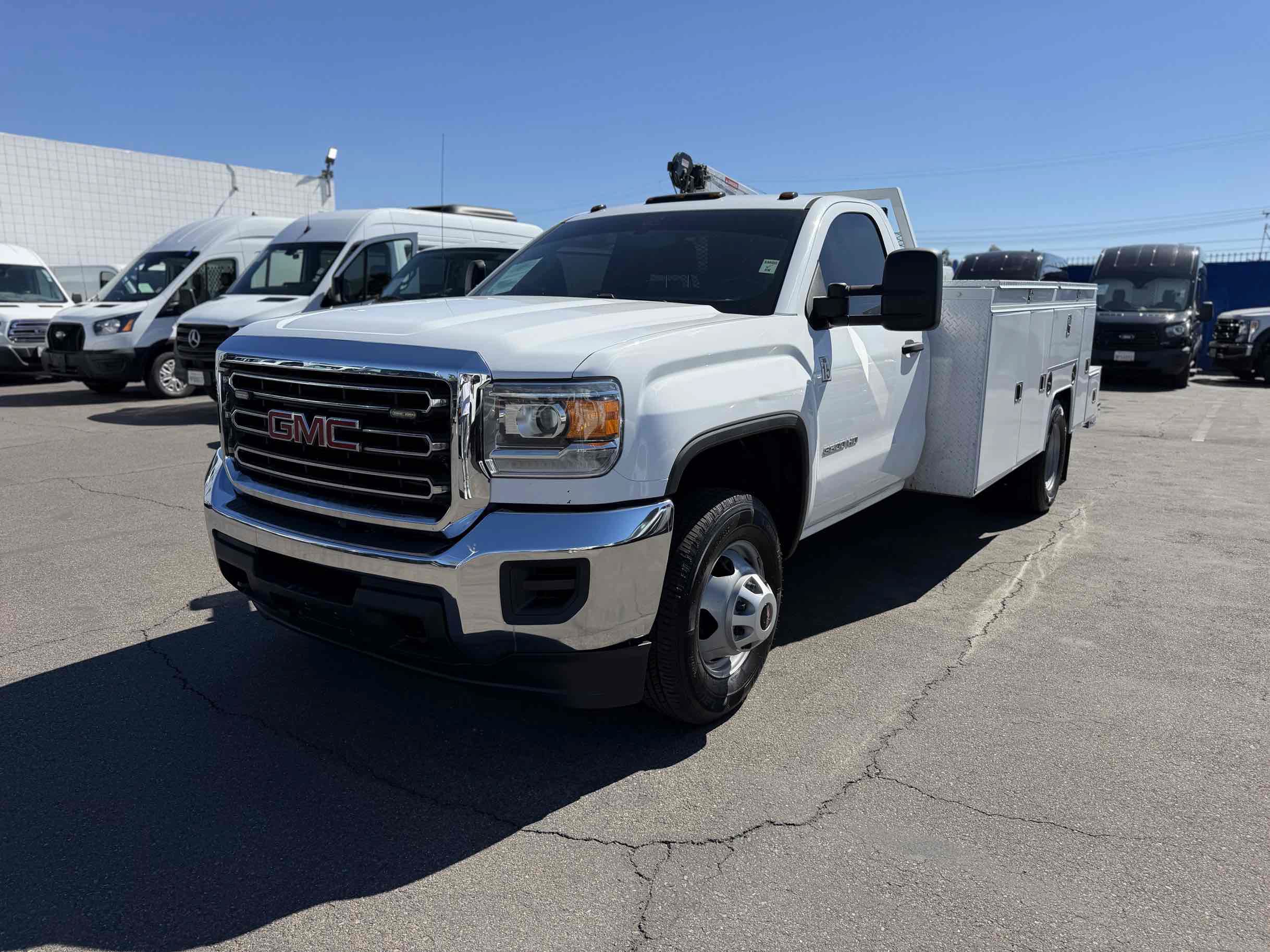 Used 2017 GMC Sierra 3500 2WD Regular Cab image 1